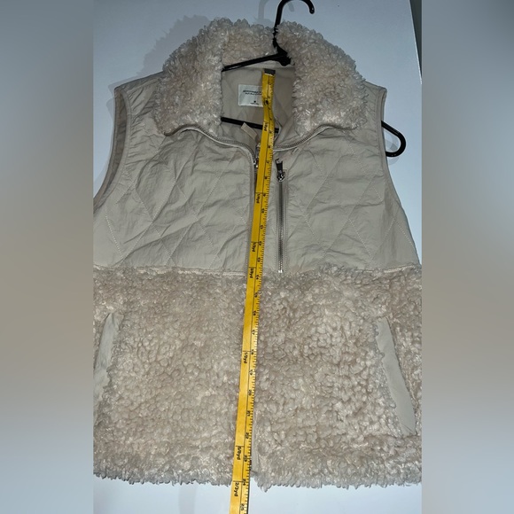Abercrombie vest - Picture 7 of 7
